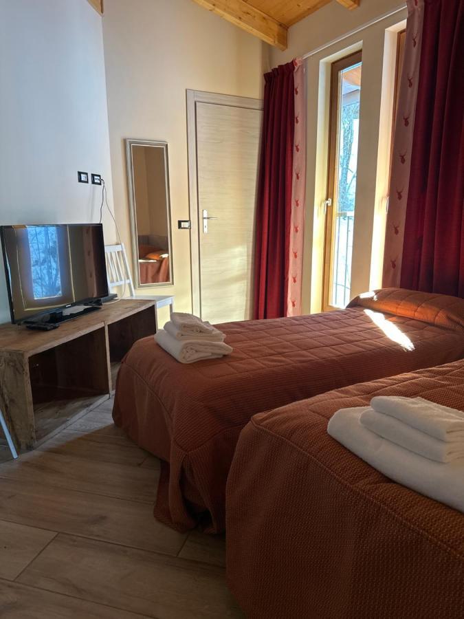 Hotel Chalet Casa Cesana Cesana Torinese Eksteriør billede