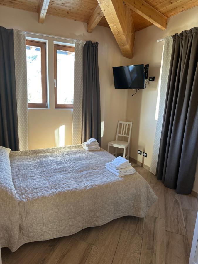 Hotel Chalet Casa Cesana Cesana Torinese Eksteriør billede