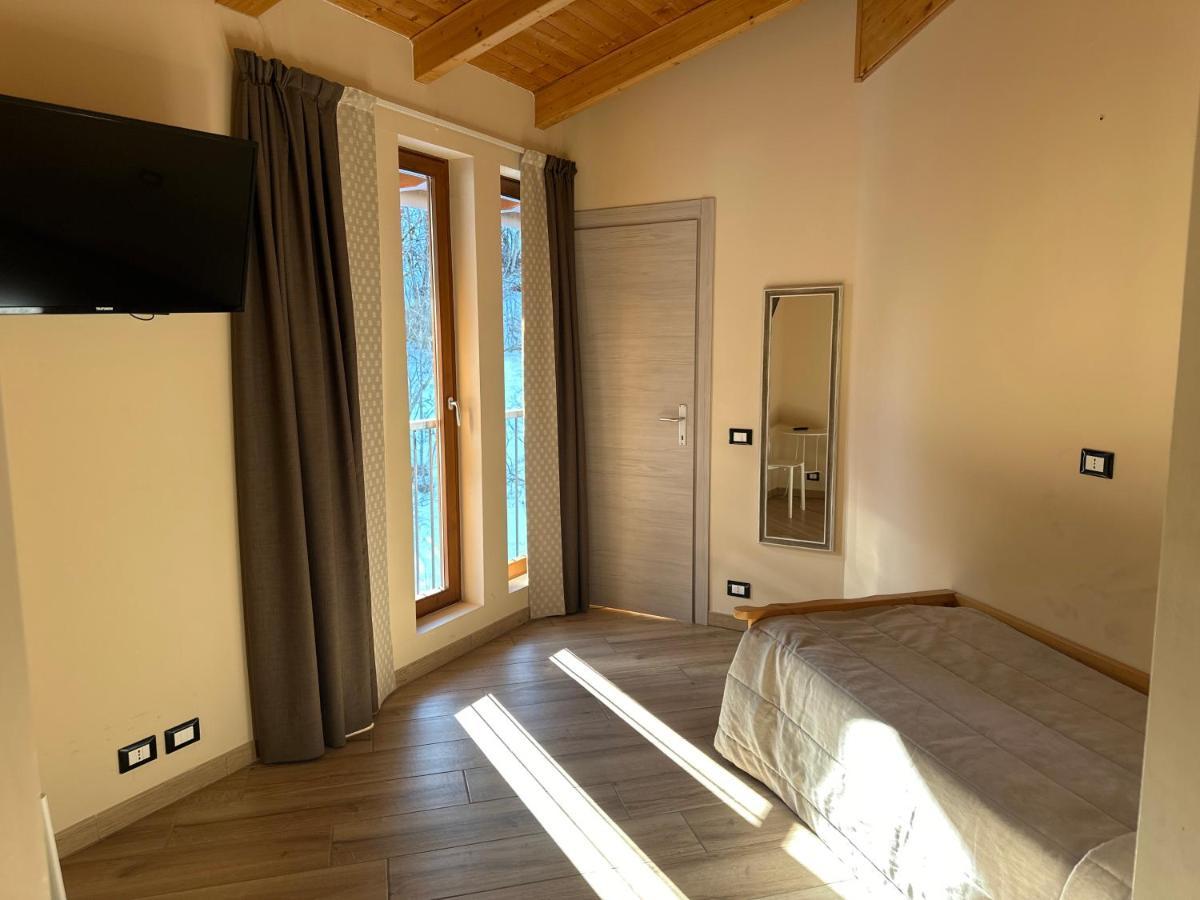 Hotel Chalet Casa Cesana Cesana Torinese Eksteriør billede