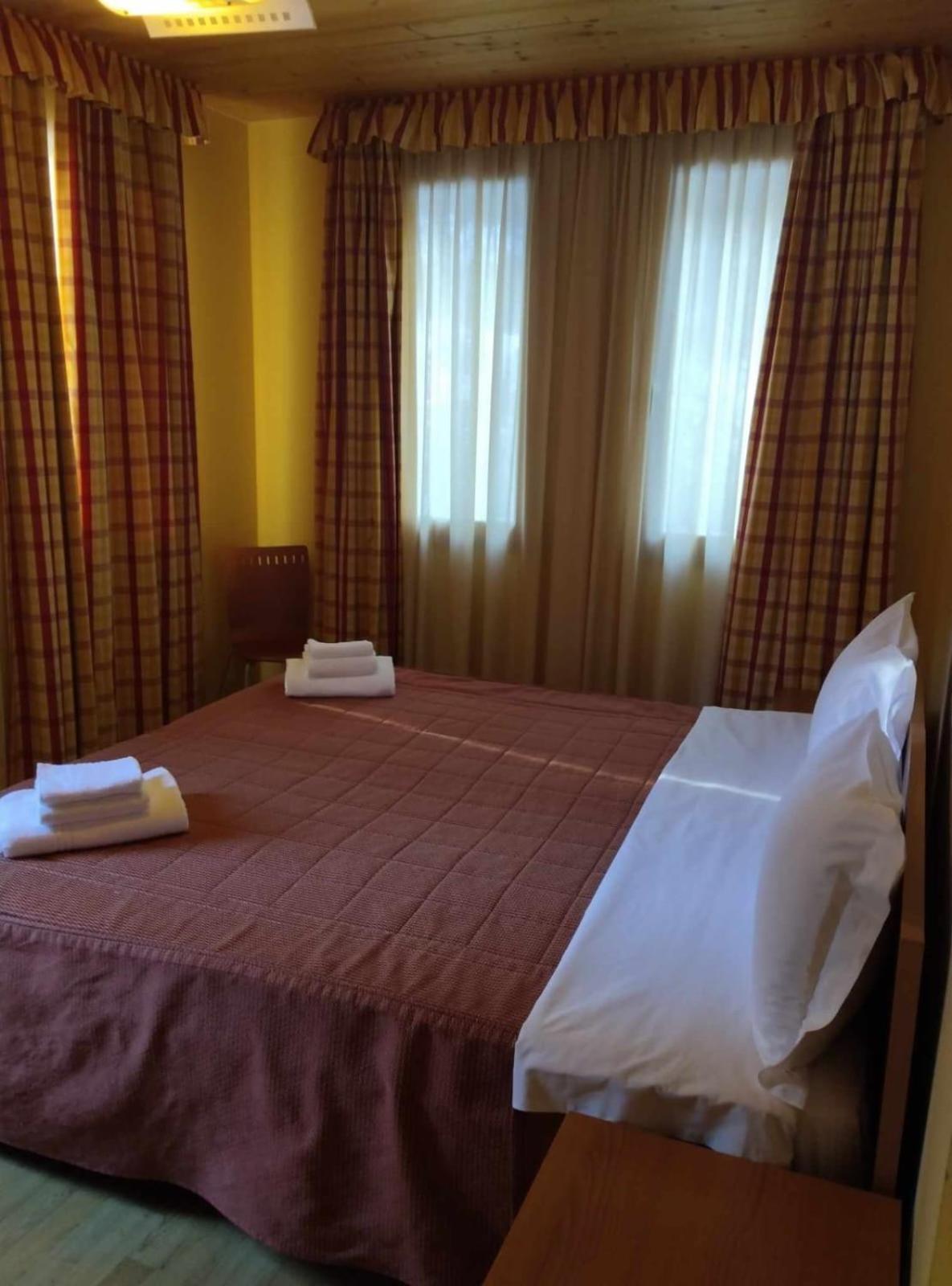 Hotel Chalet Casa Cesana Cesana Torinese Eksteriør billede