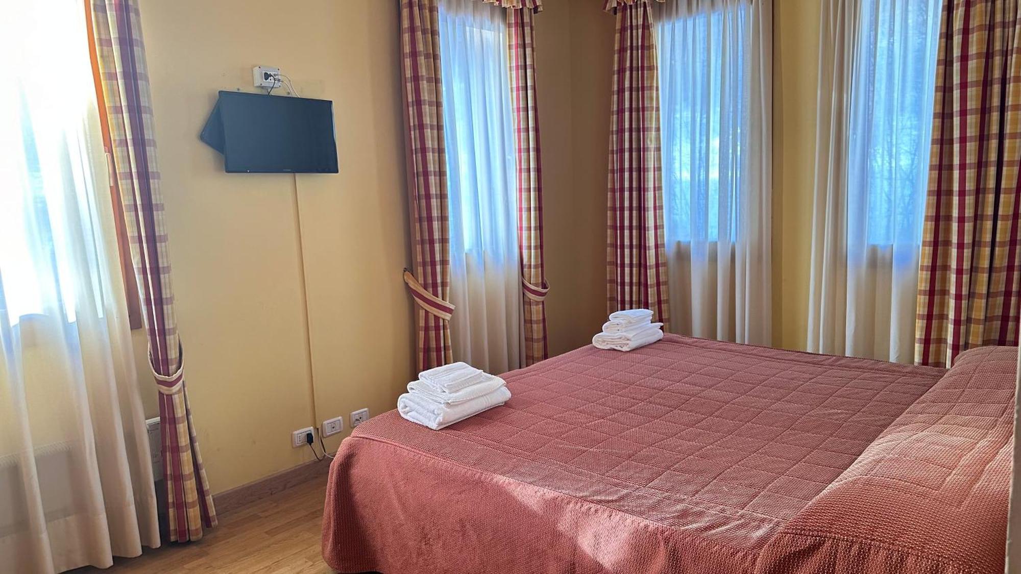 Hotel Chalet Casa Cesana Cesana Torinese Eksteriør billede