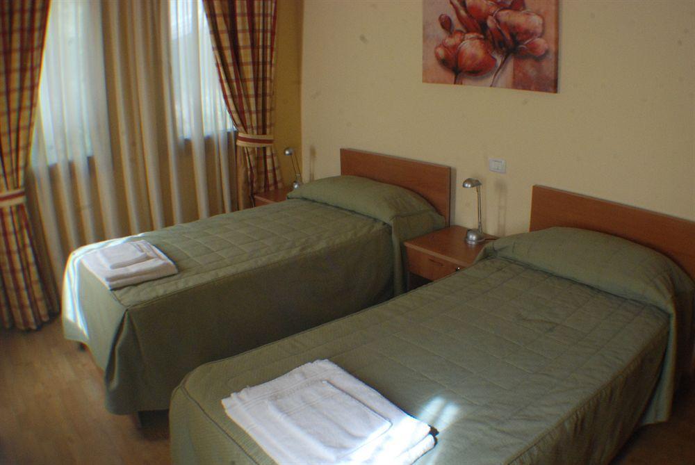 Hotel Chalet Casa Cesana Cesana Torinese Eksteriør billede